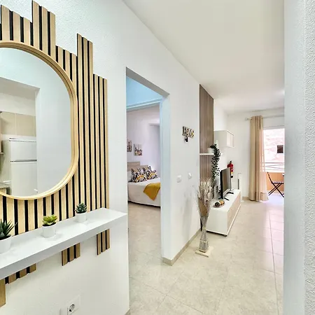 Vivienda Carolina شقة *